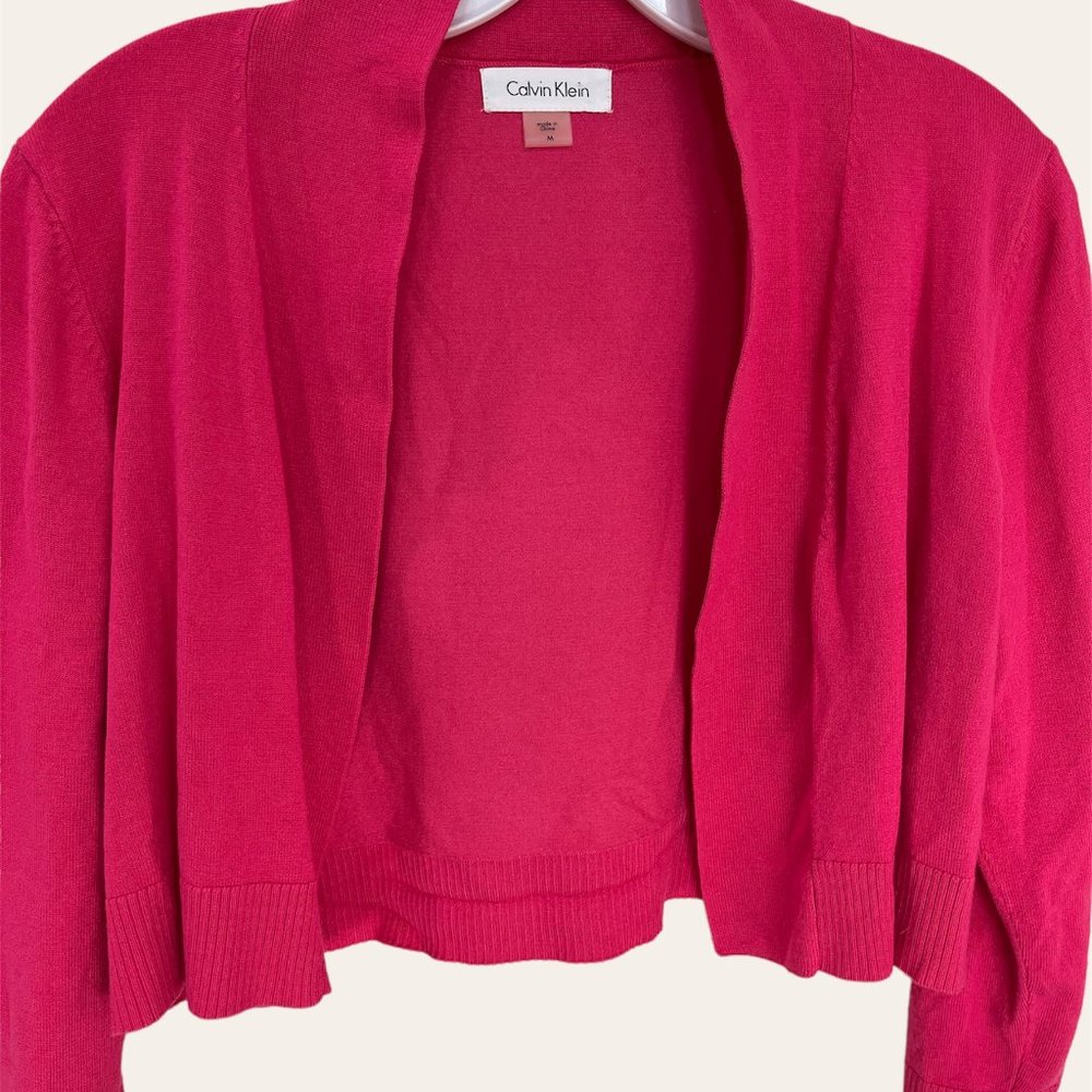 Calvin Klien shrug